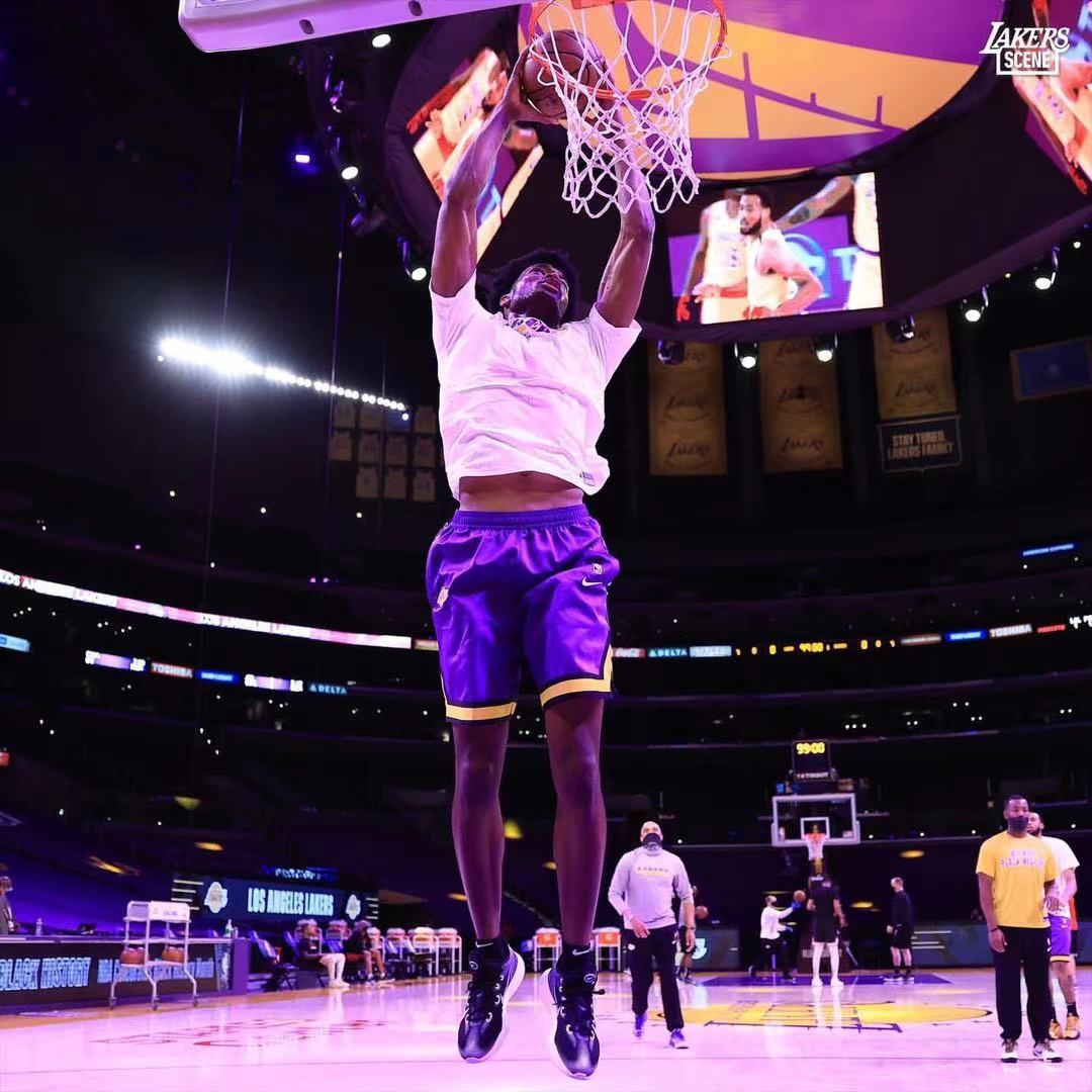 安東尼·戴維斯|剛剛！湖人簽下2米11大漢！濃眉哥他都敢扣！和霍華德一樣硬啊！