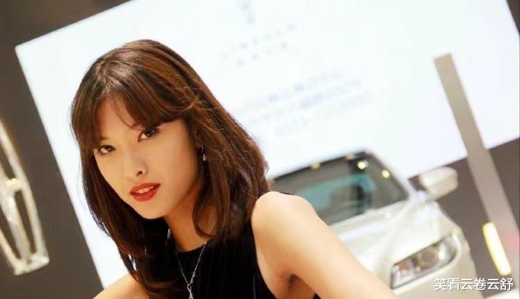 女孩|她扬言自己不是中国人，却靠国内节目走红，想回国捞金被网友抵制