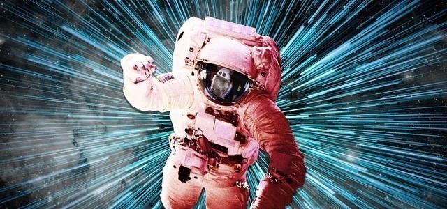 神舟十三号航天员太空出差一个月,王亚平为什么“胖”了一圈?