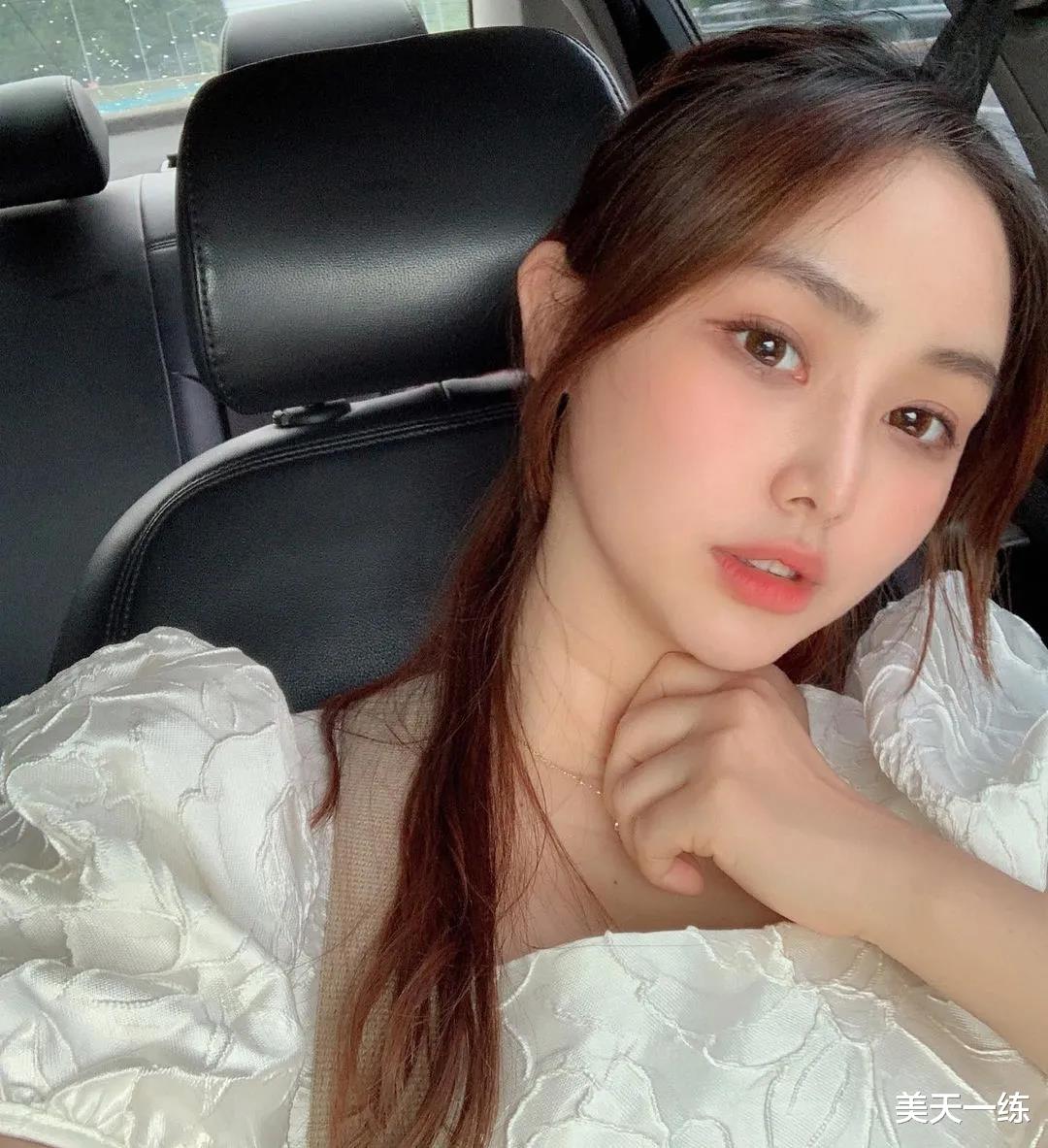 小奶狗|羡慕！34岁“老阿姨”撩走小7岁小奶狗，网友：看到身材后明白了