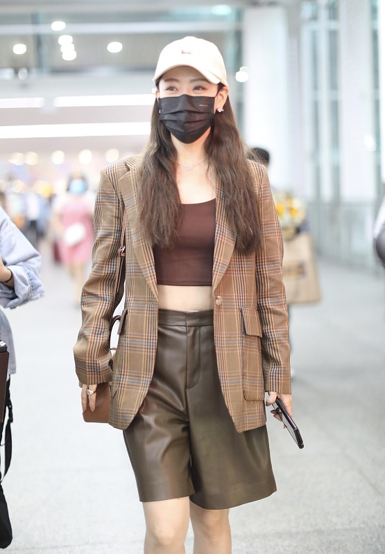 BiuVogue 白冰的“玉漱公主”深入人心，就算穿华丽的紧身服装，气场也很强