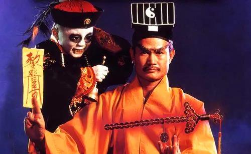 胡海泉|去世后安葬在美国的三位明星，李小龙林正英李咏，有什么原因？