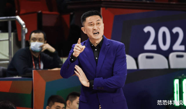 杨鸣|下午5点！杜锋发表心酸言论，赵睿缺席，杨鸣元旦大战太强势