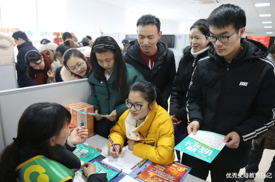 大学生|大学生就业屡屡失败，大公司HR说出真相，简历都不用看直接淘汰