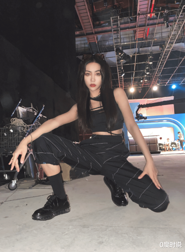 0度时说|谢可寅有多保守？穿西装裤还要搭配内搭，坐下后秒懂