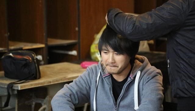 韩寒|韩寒二度出山，监制小成本影片4天破亿，令多少全职导演汗颜？