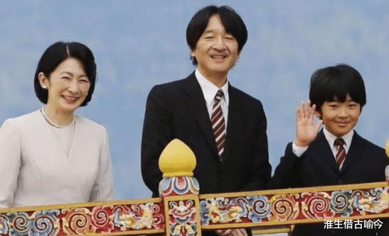 不丹|29岁不丹王后和日本纪子妃一家同框！王后太迷人，两家小王子比萌