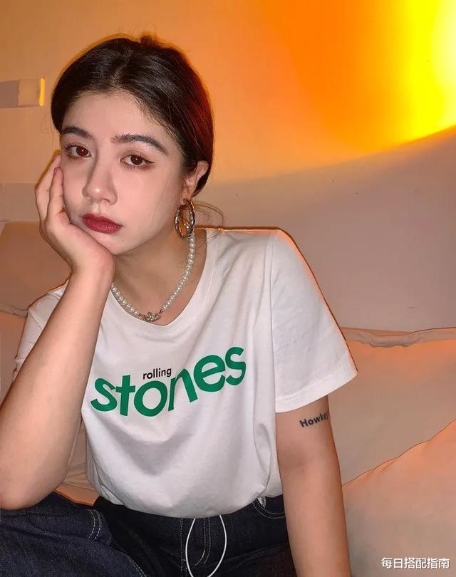 每日搭配指南|适合微胖女生的穿搭思路：找准身材、“露”出优势，显瘦又提气质