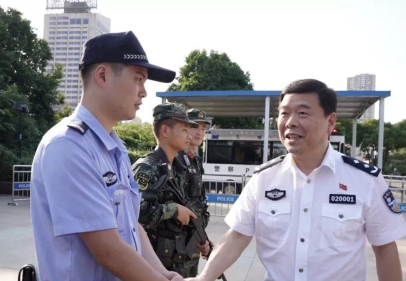 招聘|又一“铁饭碗”公开招聘，15万年薪等你挑战，有望转正式编制