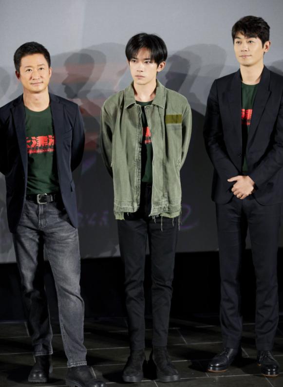 大时尚大观点 《长津湖》收视破亿，易烊千玺公开“表白”新欢，有被“秀”到了