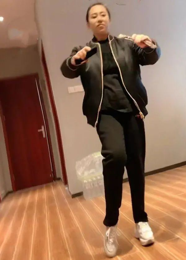 王金龙|?丫蛋久未露面小腹隆起，二婚嫁师弟小鹏飞，仍与前夫王金龙搭档