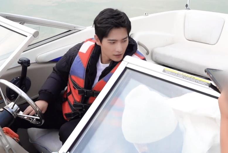 乔晶晶|荣耀夫妇花絮：于途绅士手好赞，怎知气氛担当乔晶晶抢镜了