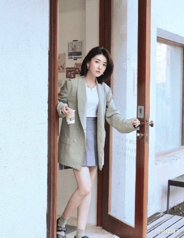 时尚辣妹子|梁洁新剧来袭，短发造型帅气圈粉，清新自然少年感爆棚