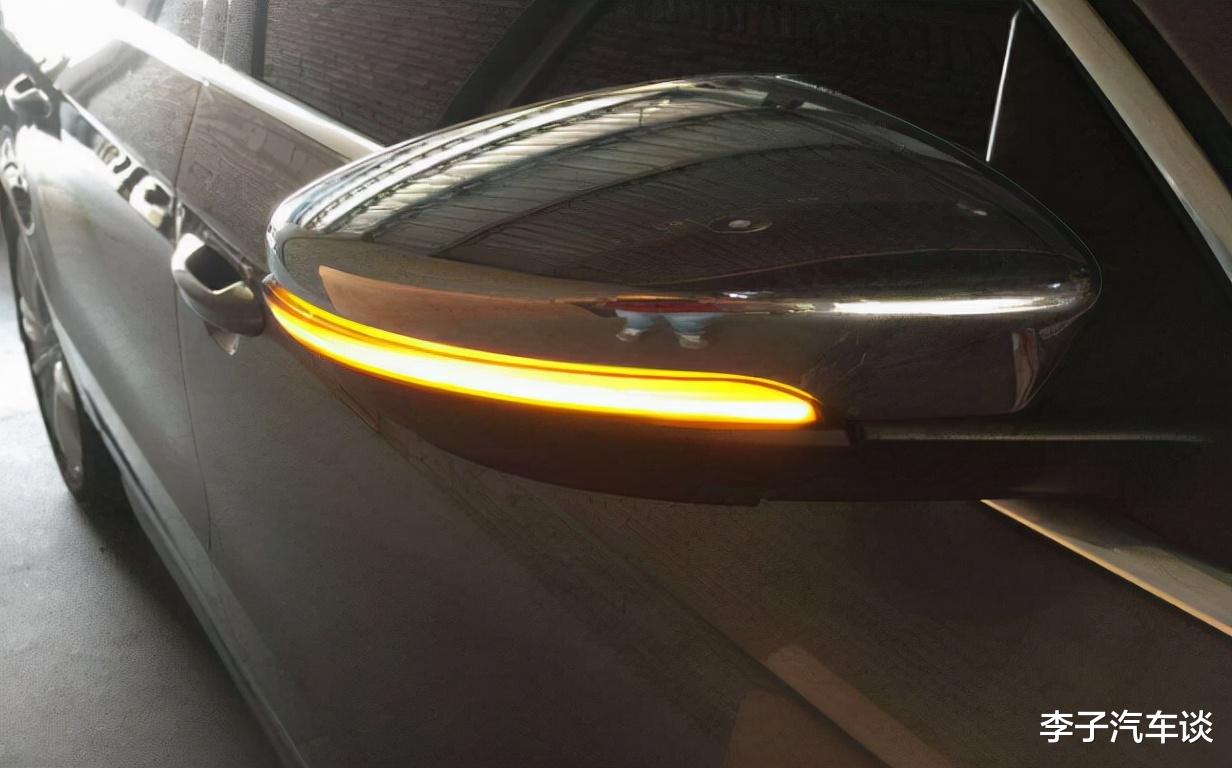 宁夏 请警醒一下!高速公路再次发生两车追尾事件,事故责任系银色轿车