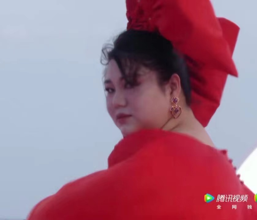 超模|顶流明星“集体翻车名场面”来了!尬笑、黑脸、手足无措:这些承包了我一年的快乐