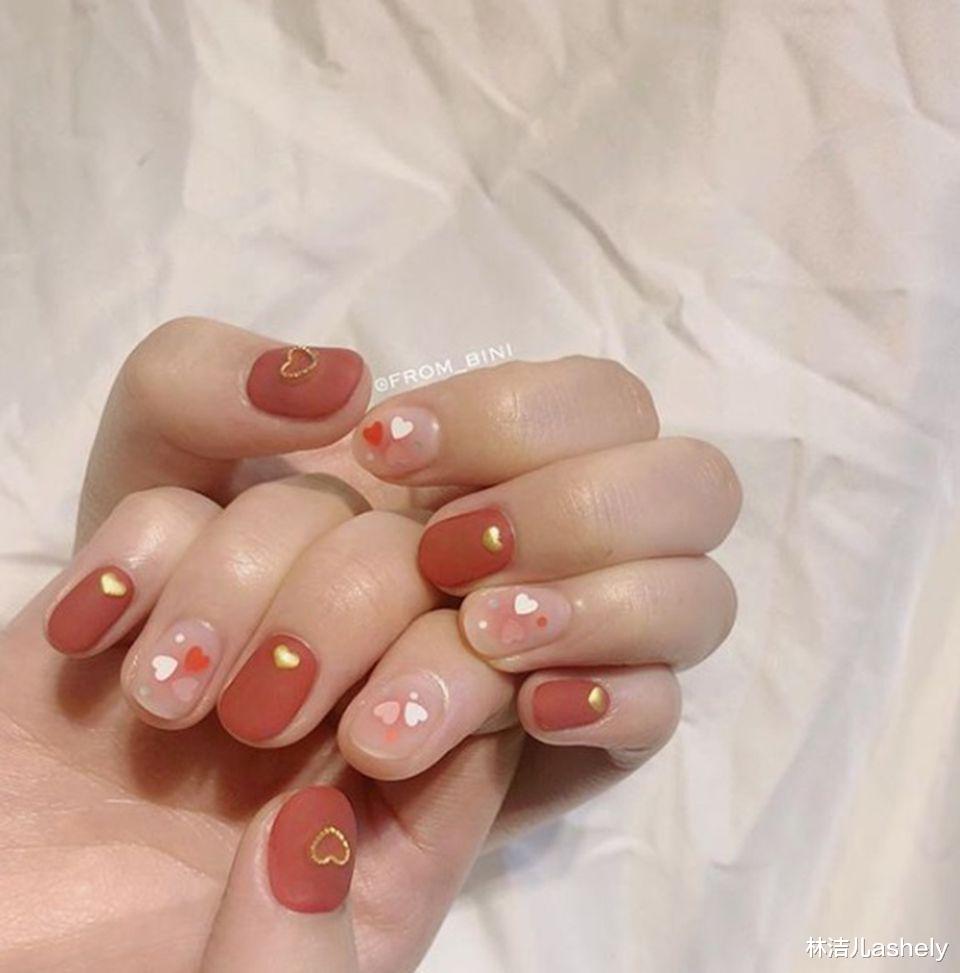 粉色|杨幂钟爱的红色美甲太抢眼?赵露思、宋茜爱不释手的裸粉色更温柔