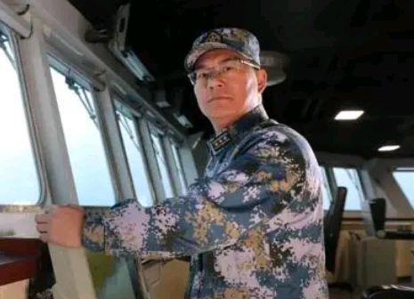周扬青|《战狼》:舰长是正军级少将,有没有问题?辽宁舰舰长也不过是大校