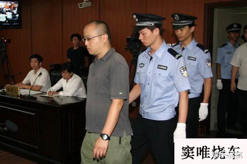 金晨|当年成龙要在北京演唱会，突然收到消息有一个叫臧天朔的爷要抽30%