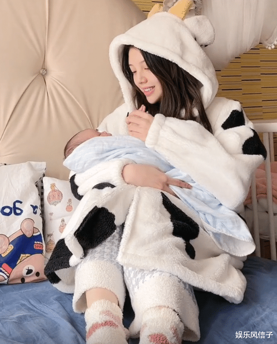 韩安冉|兜儿近照鼻梁上有“黑印”,称摔跤缝过针,网友:家暴?