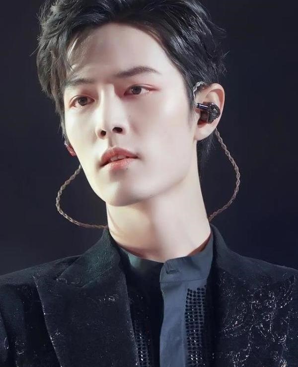 肖战|10位优秀演员发文致敬英雄,肖战位居其中,文案值得粉丝思考