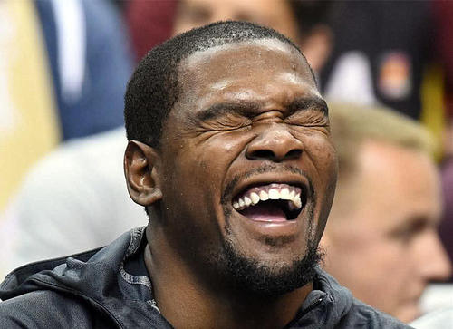 篮网队|篮网险胜夜：哈登成队史首人，阿杜一举动太抢镜，欧文牺牲显成效