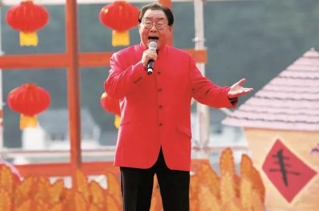 马德华|“猪八戒”马德华：娶了“嫦娥”人生逆袭，如今76岁一家和睦