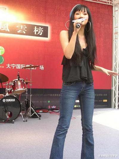 假唱|黄龄芒果晚会疑假唱？从萨顶顶到那英，实力派假唱的心酸谁能懂？