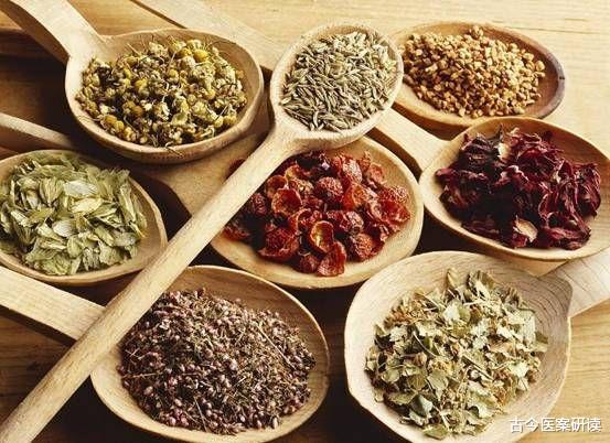 医生|一家六口相继患肝癌离世,医生:厨房这4样东西是“罪魁祸首”,抓紧处理掉