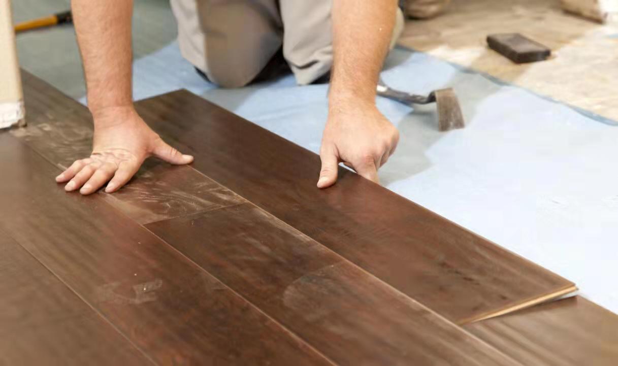 实木地板,强化地板,石塑地板的优缺点,三分钟教会你怎么选