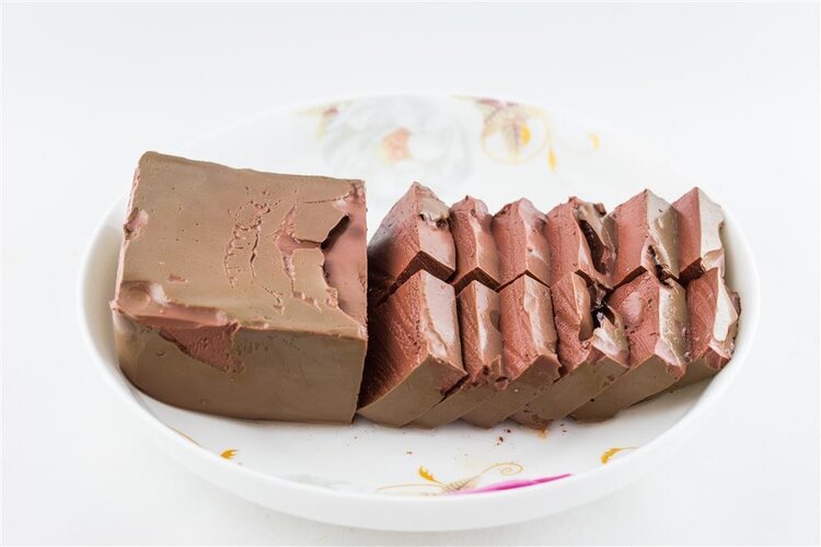 蛋白质|吃猪血清肺？猪血到底有什么营养价值？这3种人吃，对健康不利