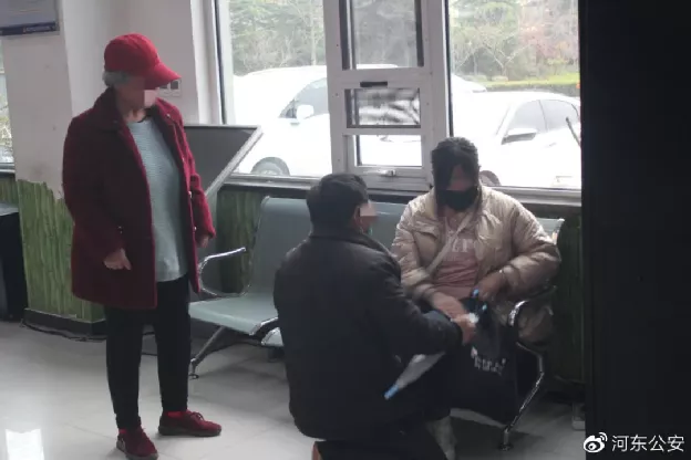 软妈硬爸|你越吼、越打，孩子就越叛逆？高情商父母，从不和叛逆期孩子较劲