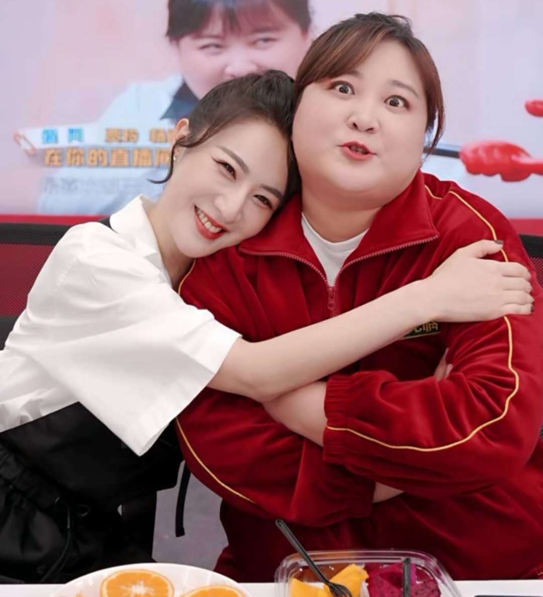 贾玲|预测票房52亿，薇娅发文宣传《你好李焕英》，贾玲回应绝了