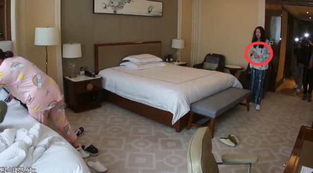 关晓彤|为啥关晓彤素颜又白又净？看到她早上必喝的饮料，多数女孩不敢喝