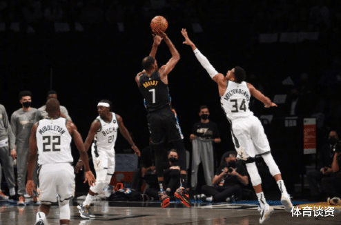 凯文·杜兰特|32+4+6！杜兰特打爆字母哥，大哥带哈登冲冠，重伤归来仍是第一人