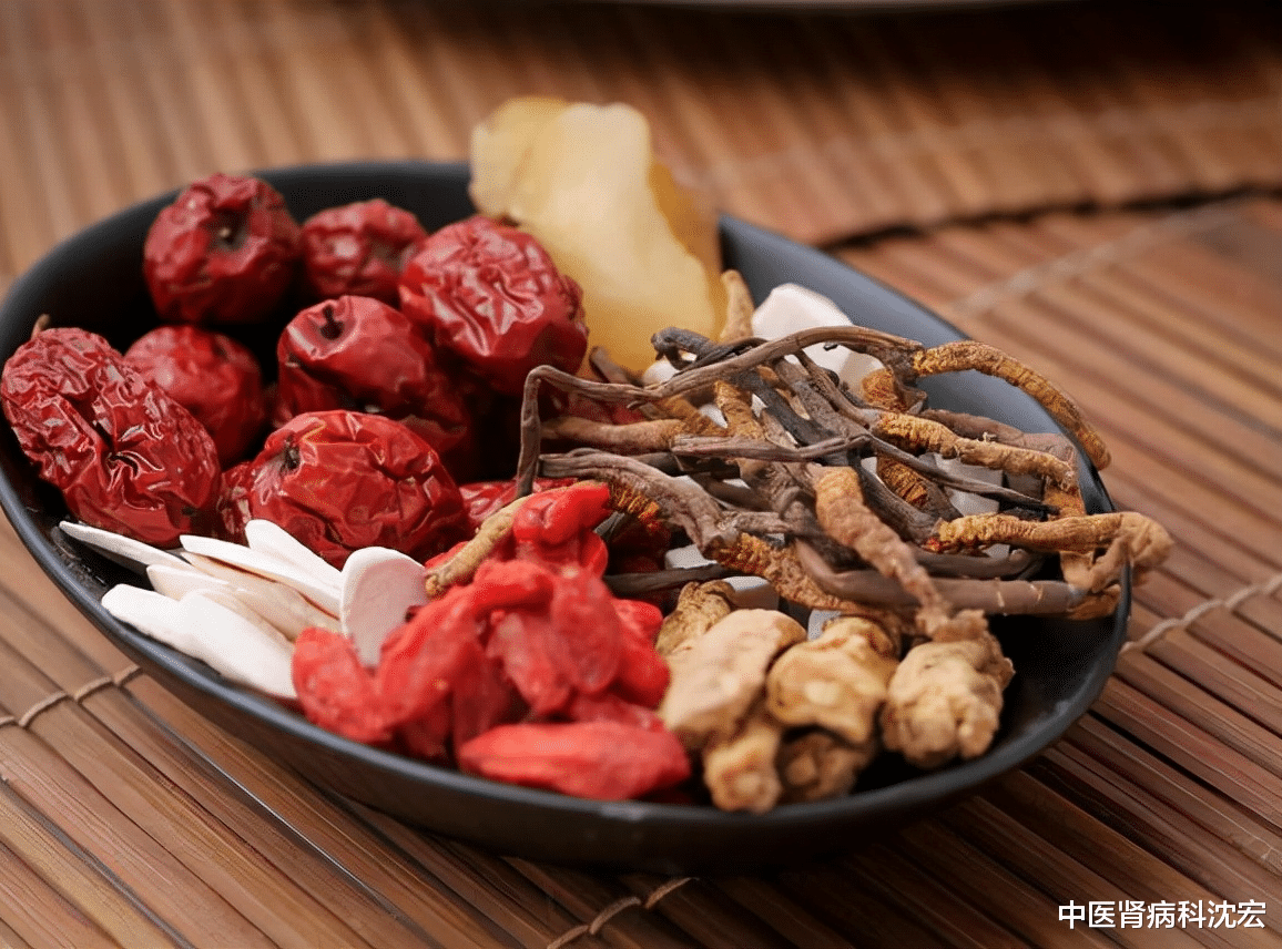 黄芪|“常喝黄芪汤，防病保健康 ”，那黄芪应该怎么用，哪些人适合用黄芪