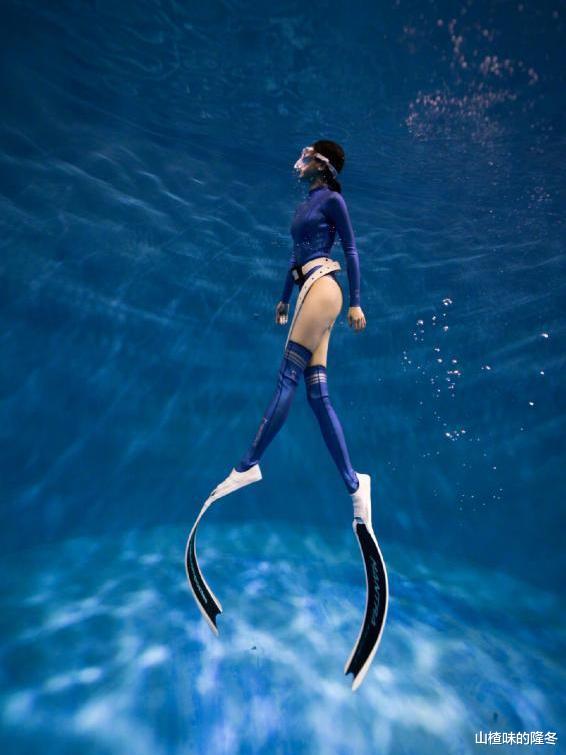 王子文|35岁王子文体重仅78斤，身材曲线迷人，坦言减肥很简单