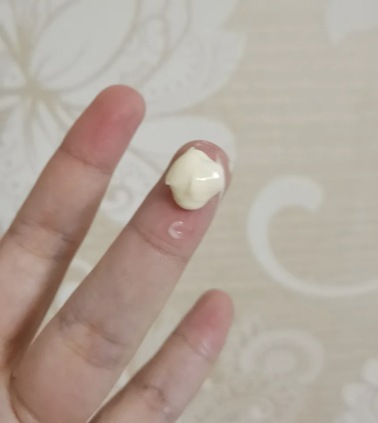 蒂尔施|使用眼霜时，如何有效抗老？看似不起眼的细节，其实很有用！