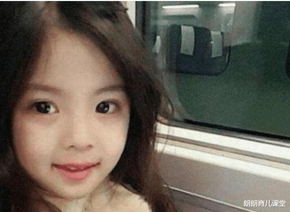 郭德纲|6岁女孩因“高颜值”被说整容，看到父母照片后，网友瞬间服气