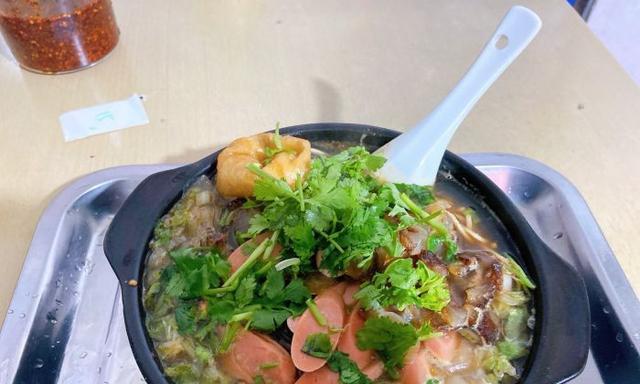 陈晓说美食 南宁下午5点才开门的砂锅店,出餐太慢等1小时才吃上,客人却不少
