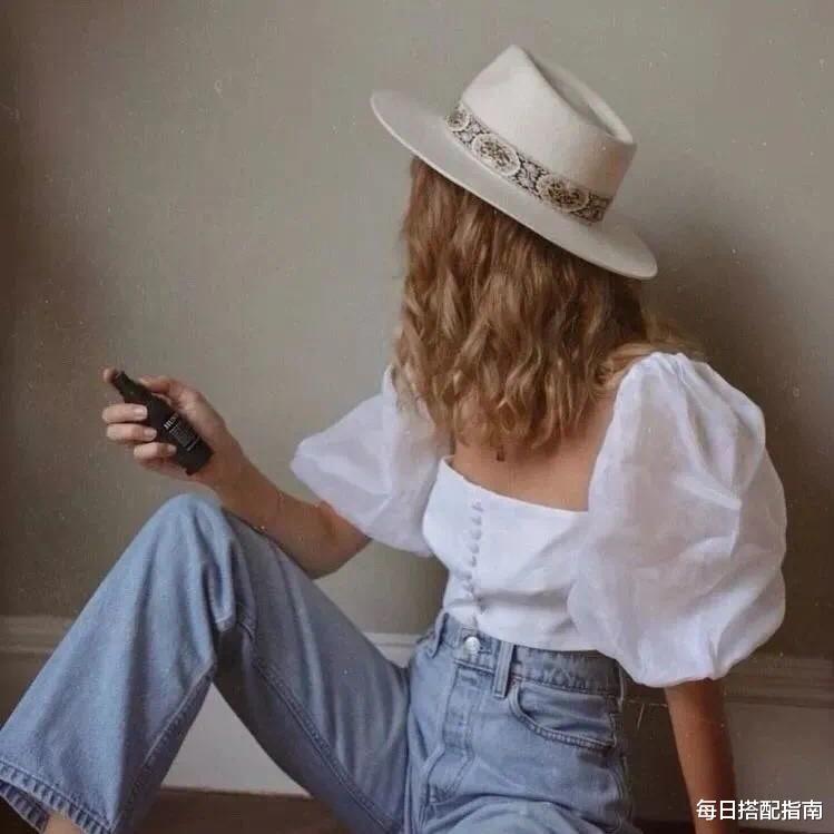 每日搭配指南|夏天别总穿T恤,今年这“3件上衣”正当红,搭裙子、裤子都好看