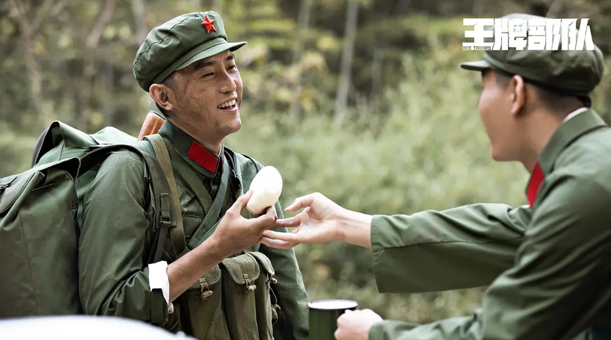 英雄岁月之王牌部队|一位82年的老兵对《王牌部队》的看法：如鲠在喉，如芒刺背