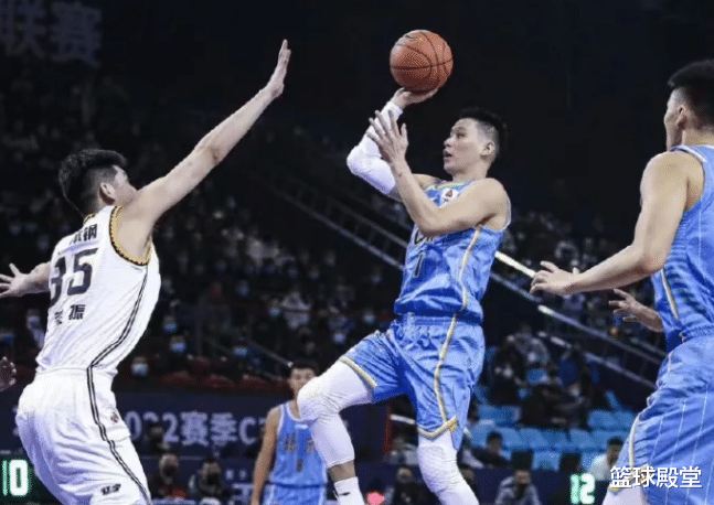 杨鸣|辽京赛后！杨鸣回应轮休+放狠话，继伟亲承腿软，雅尼斯重提演练