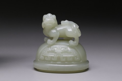 和田玉籽料|舊藏和田玉籽料“双龙兽面活环赏瓶”