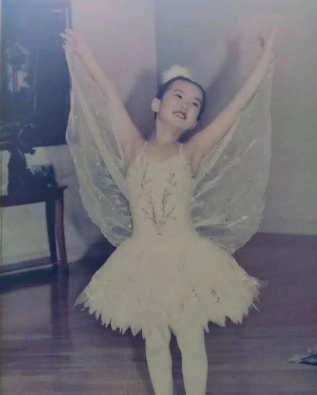 马嘉祺|任正非二婚妻子姚凌：小他30岁，长相温婉气质动人，曾是得力秘书