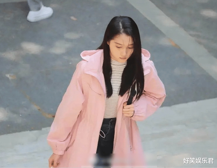 张一山|关晓彤张一山拍戏，75元日薪雇群演遭拒：我一周赚一万比你多