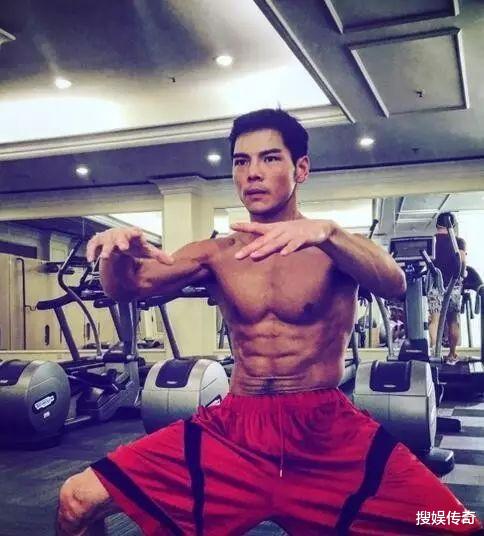 向佐|同样是向华强的儿子，为何只力捧向佐，对向佑不管不顾