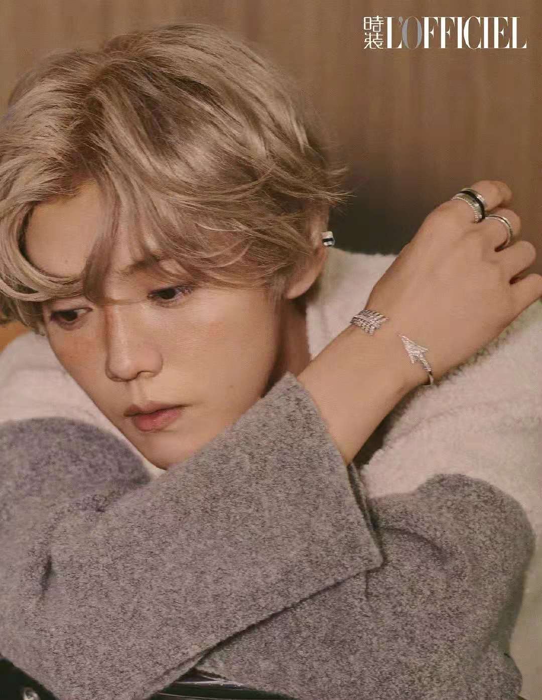 时尚风行派|鹿晗重回顶流行列!化雀斑妆染金发帅出新高度,31岁照样是花美男