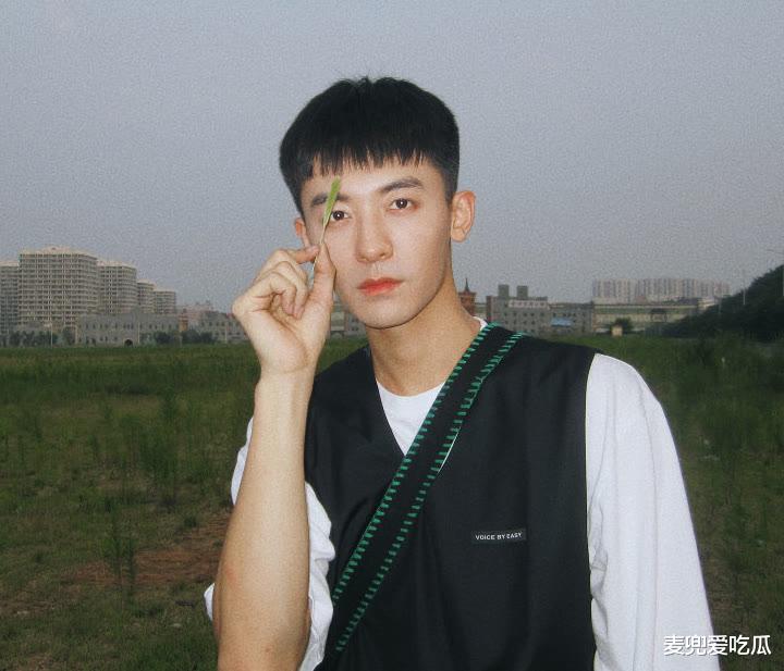 舒楠|赵志伟新恋情曝光？与女生当街拥吻，男方和虞书欣传过绯闻