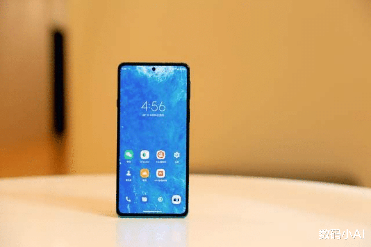 摩托罗拉|从2399跌至1699,1亿像素+6nm芯片,发布三个月就降价退场