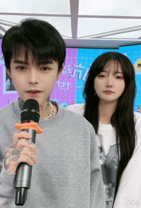 殷世航|殷世航真实身高曝光！网友与他偶遇合影后吐槽：差不多就一米五